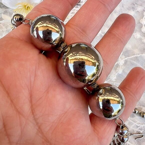 Vintage Chrome Ball Choker Necklace - Picture 4 of 9